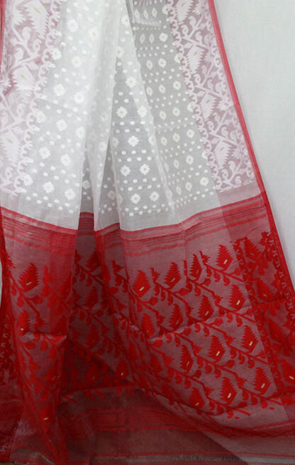 This white-based body with a red leaf motif border, and pallu soft dhakai jamdani saree make you beautiful, and attractive and have a fantastic fall.