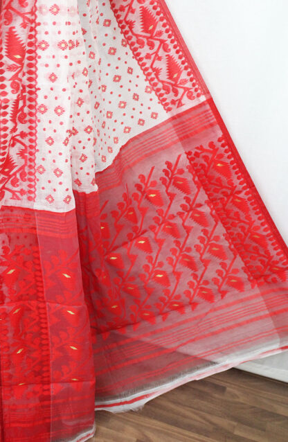 White Red Soft Dhakai Jamdani Saree(TD0715) - Image 3
